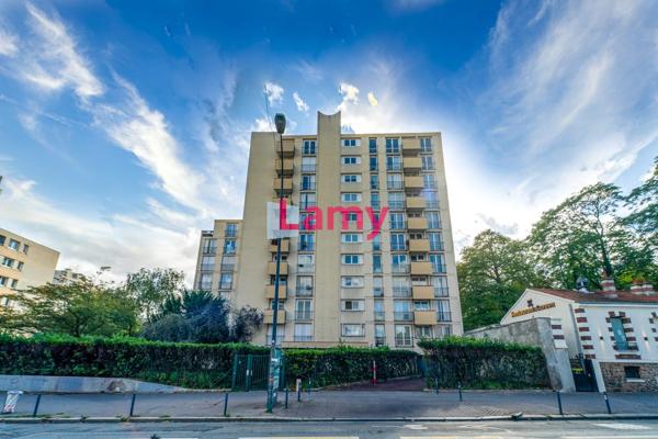 Annexe + appartement + parking