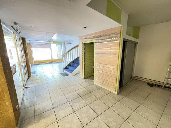 Local commercial à vendre à Manosque dans les Alpes-de-Haute-Provence (04100), ref : 025/1918   
Centre ville