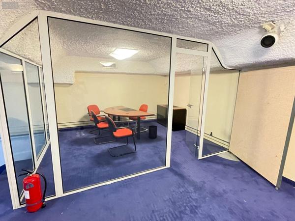 Local commercial à vendre à Manosque dans les Alpes-de-Haute-Provence (04100), ref : 025/1918   
Centre ville