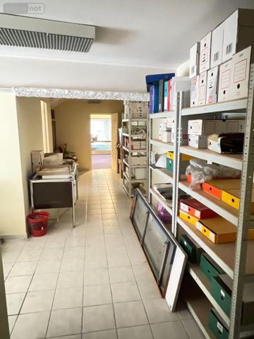 Local commercial à vendre à Manosque dans les Alpes-de-Haute-Provence (04100), ref : 025/1918   
Centre ville