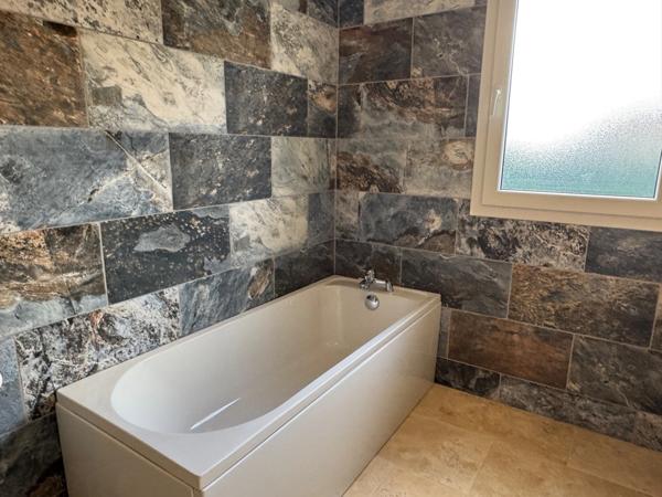 PAVILLON INDIVIDUEL DE PLAIN PIED - 3 CHAMBRES - GARAGE