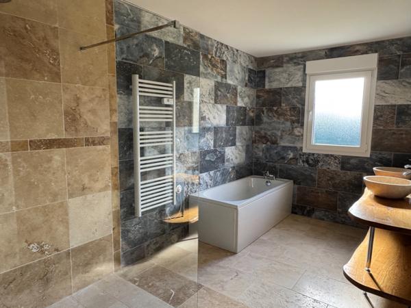 PAVILLON INDIVIDUEL DE PLAIN PIED - 3 CHAMBRES - GARAGE