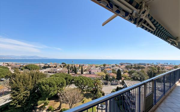 Appartement à vendre    5 pièces •  Antibes