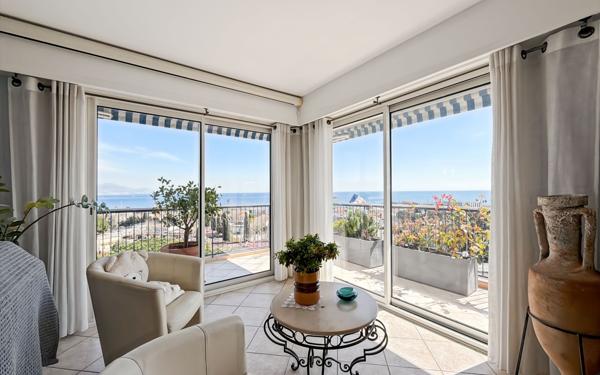 Appartement à vendre    5 pièces •  Antibes