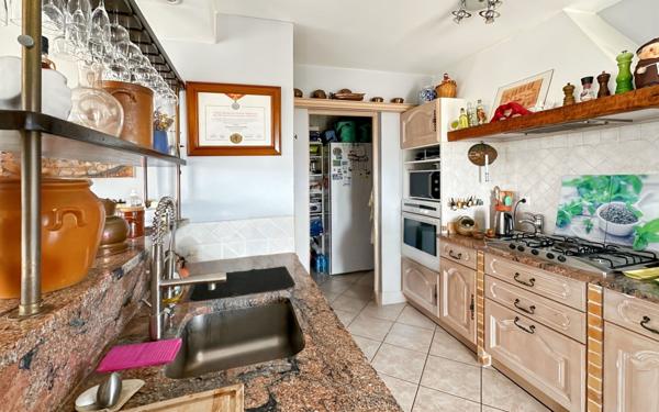 Appartement à vendre    5 pièces •  Antibes