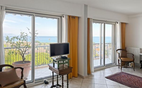 Appartement à vendre    5 pièces •  Antibes