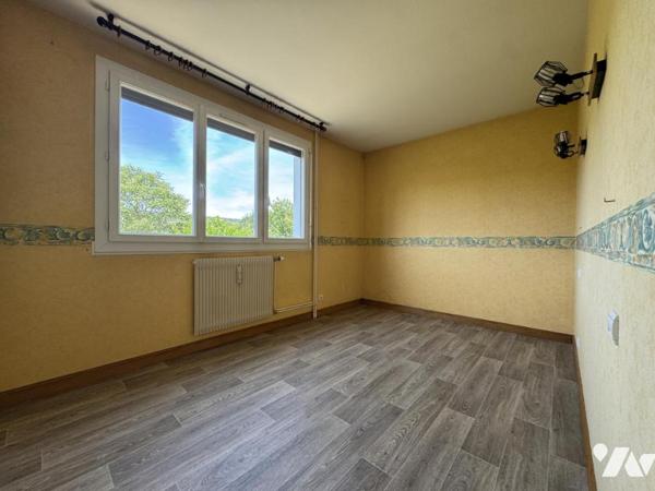 Appartement T3 avec garage cave et grenier 