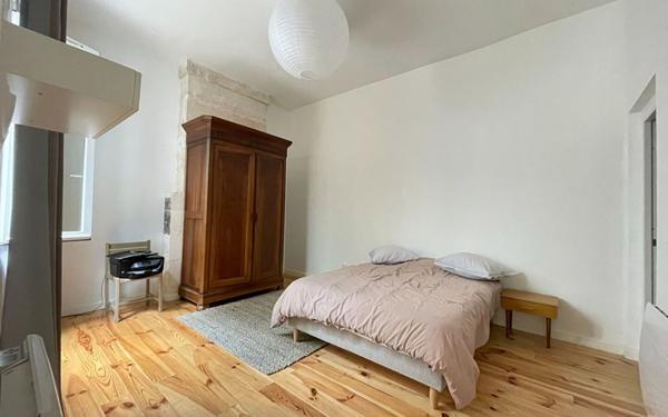 Appartement à louer    1 pièce •  Saintes