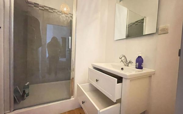 Appartement à louer    1 pièce •  Saintes