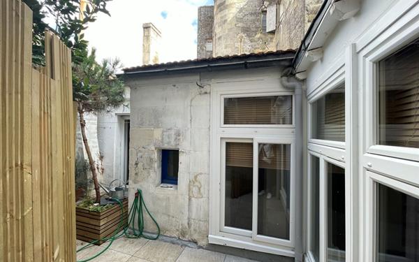 Appartement à louer    1 pièce •  Saintes