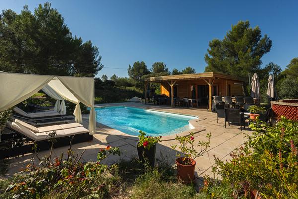 Villa Les Pennes Mirabeau  10 pièce(s) 213 m2