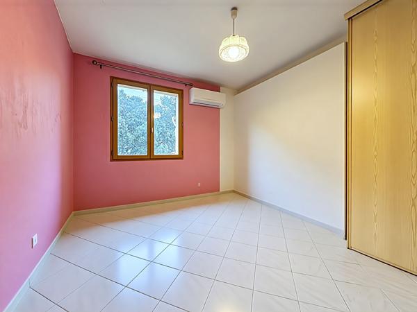 Villa Les Pennes Mirabeau  10 pièce(s) 213 m2