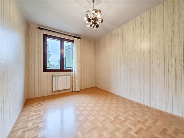 Villa Les Pennes Mirabeau  10 pièce(s) 213 m2