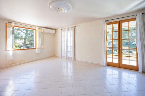 Villa Les Pennes Mirabeau  10 pièce(s) 213 m2