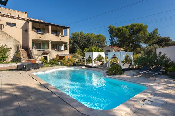 Villa Les Pennes Mirabeau  10 pièce(s) 213 m2