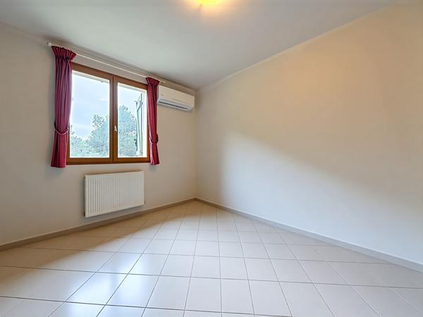 Villa Les Pennes Mirabeau  10 pièce(s) 213 m2
