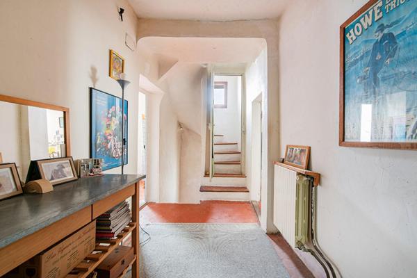 Une maison de caractère avec jardin secret au coeur de la cité
