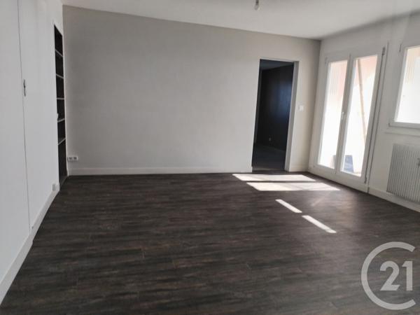 Appartement F3 à vendre  3 pièces - 73,60 m2 SOCHAUX - 25