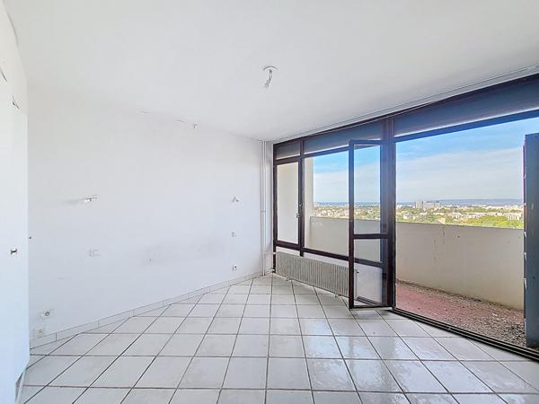 Appartement T3 - 2 chambres - 68m² - VUE MER - A RENOVER - Résidence Parc Dessuard - Saint-Barnabé (13012)