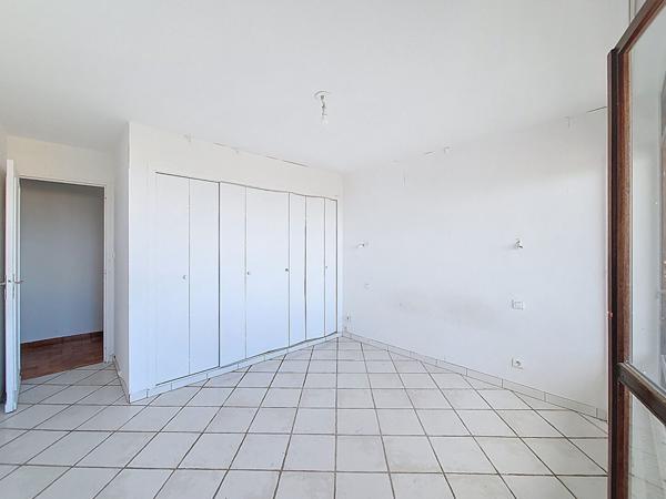 Appartement T3 - 2 chambres - 68m² - VUE MER - A RENOVER - Résidence Parc Dessuard - Saint-Barnabé (13012)