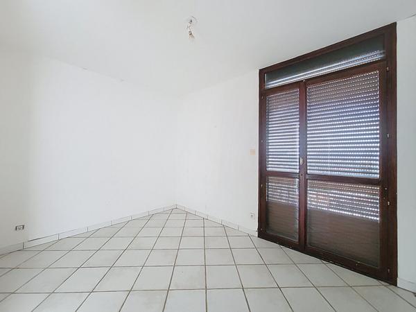 Appartement T3 - 2 chambres - 68m² - VUE MER - A RENOVER - Résidence Parc Dessuard - Saint-Barnabé (13012)