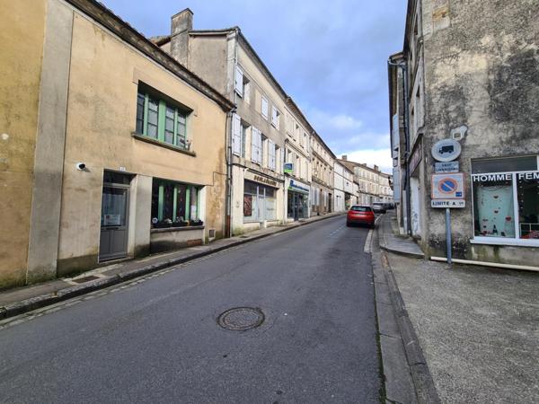 Immeuble centre ville à réhabiliter, emplacement de choix