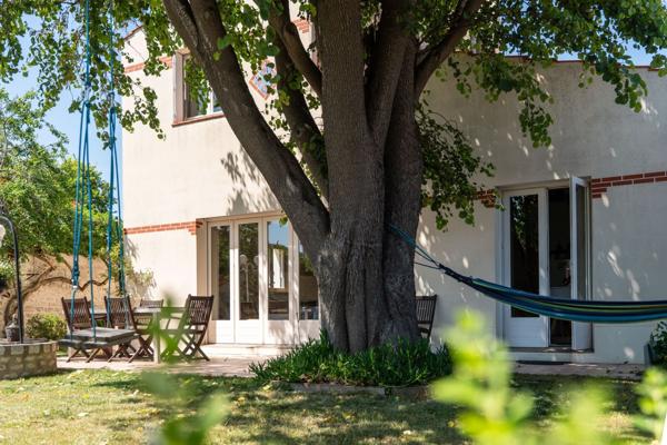 Maison avec beau potentiel à La Genette