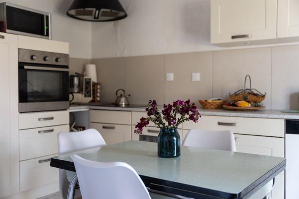 Maison avec beau potentiel à La Genette