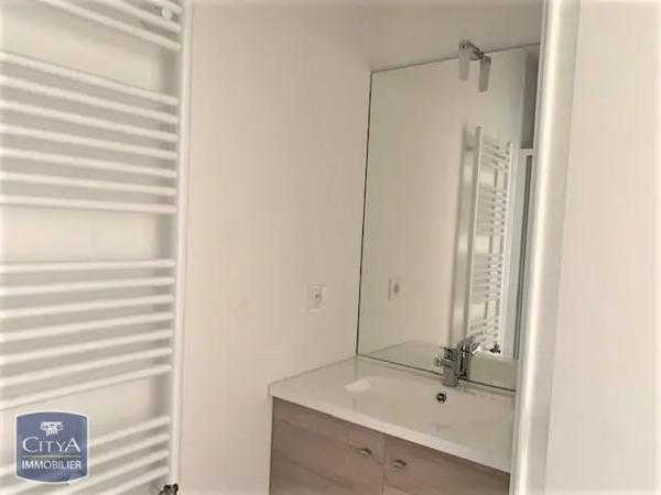 Appartement à louer 4 pièces 82.5m² Lyon 8e Arrondissement (69008)