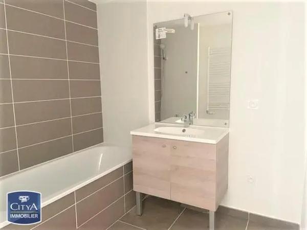 Appartement à louer 4 pièces 82.5m² Lyon 8e Arrondissement (69008)