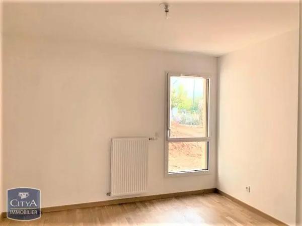 Appartement à louer 4 pièces 82.5m² Lyon 8e Arrondissement (69008)