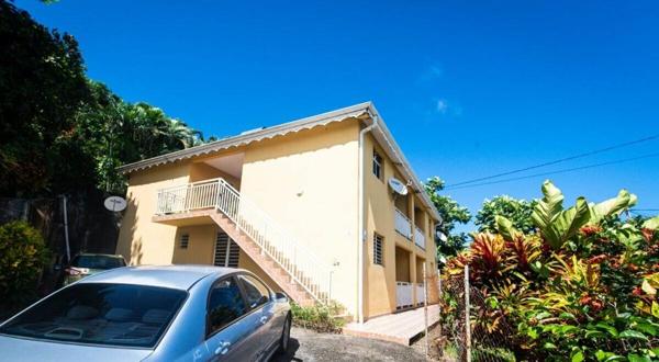Immeuble à vendre  8 pièces • 240 m2 Le Marigot