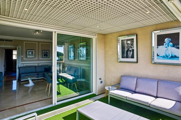 Golfe-Juan – Appartement face à la mer dans résidence de prestige