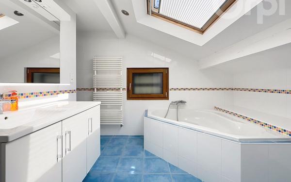 Maison à vendre    8 pièces • 204 m2 Bons-en-Chablais