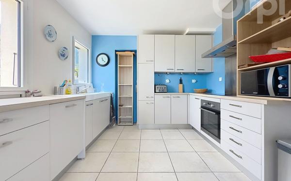 Maison à vendre    8 pièces • 204 m2 Bons-en-Chablais