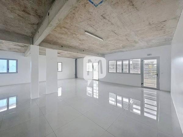 Dpt (Guyane) , à louer MATOURY local de 95 m² situé au 1er étage