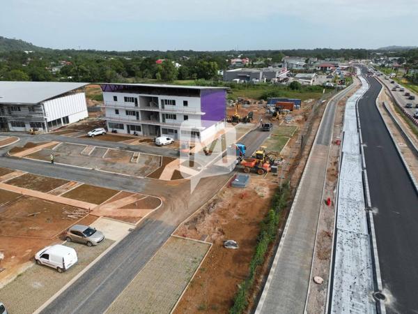Dpt (Guyane) , à louer MATOURY local de 95 m² situé au 1er étage