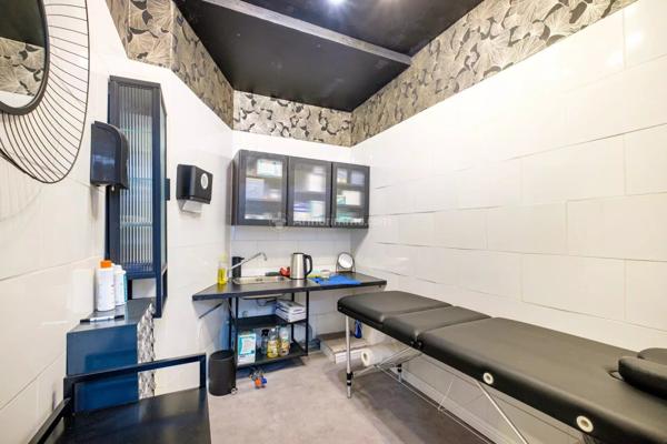 Vente Local commercial 2 pièces 68 m2 à Lyon 6