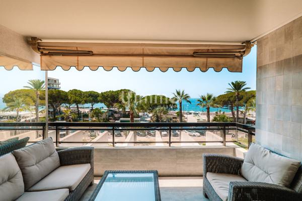Juan-les-Pins – et si vous viviez face à la mer ?