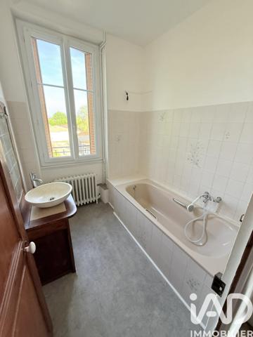 Maison à vendre 5 pièces 98 m² Saint-Amand-Montrond