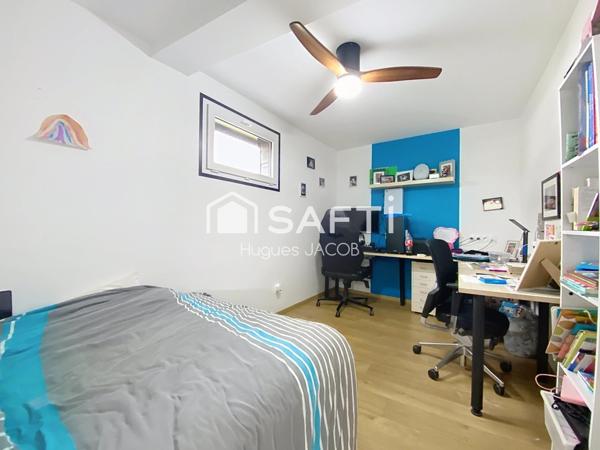 Charmante maison de plain-pied avec 4 chambres, un jardin arboré sans vis-à-vis et dépendances