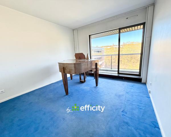 Appartement
         4 pièces
        - 96 m² 448 000 € *