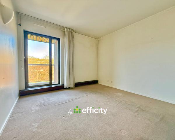 Appartement
         4 pièces
        - 96 m² 448 000 € *