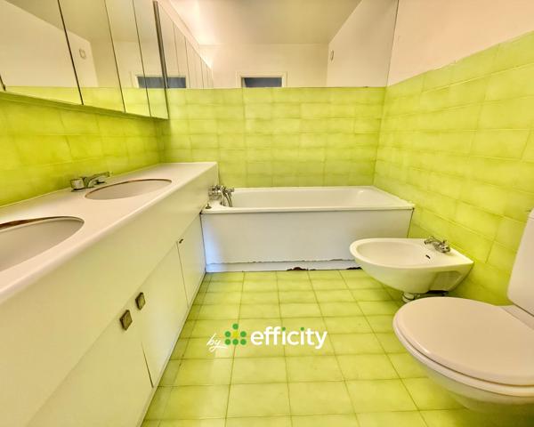 Appartement
         4 pièces
        - 96 m² 448 000 € *