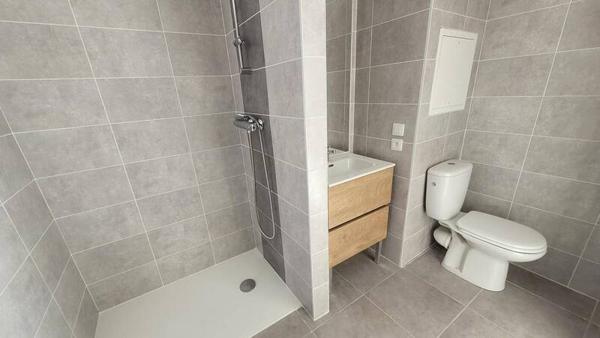 Appartement 1 pièce                                        - 38080 L' Isle-d'Abeau Réf : 5305