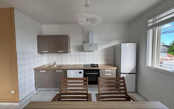 Appartement à louer    3 pièces •  Sainte-Anne