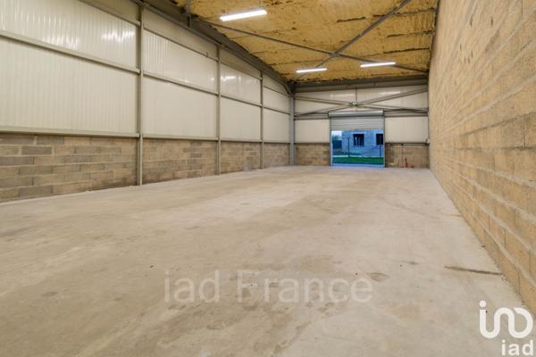 Location hangar 125 m² Freneuse