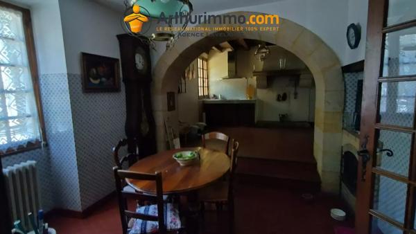 Vente                                                      Maison
                        
                     6 pièces                      194 m2                     à Belcaire