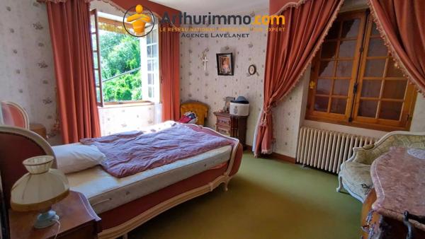 Vente                                                      Maison
                        
                     6 pièces                      194 m2                     à Belcaire