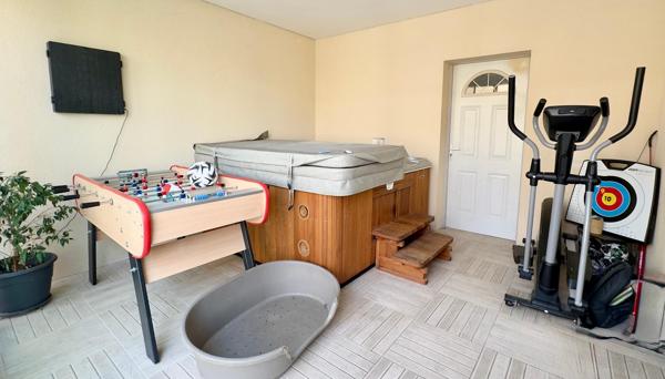 spacieuse maison T7 avec piscine  grand garage